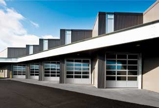 Portes de garage commerciales offertes par Garaga