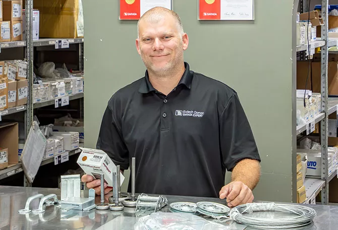Expert Domac outgoing parts and accessories needed to install a residential opener in Gatineau